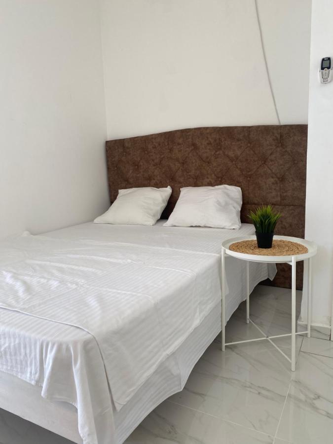 Apartment Oskar Beach Bat Yam Bagian luar foto