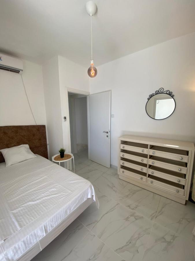 Apartment Oskar Beach Bat Yam Bagian luar foto