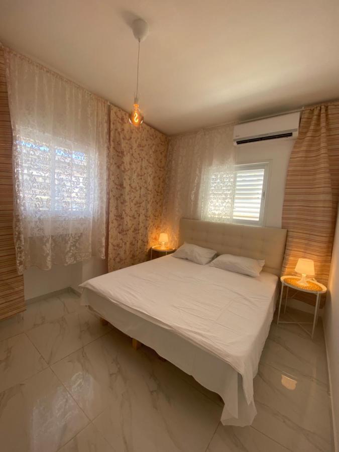 Apartment Oskar Beach Bat Yam Bagian luar foto