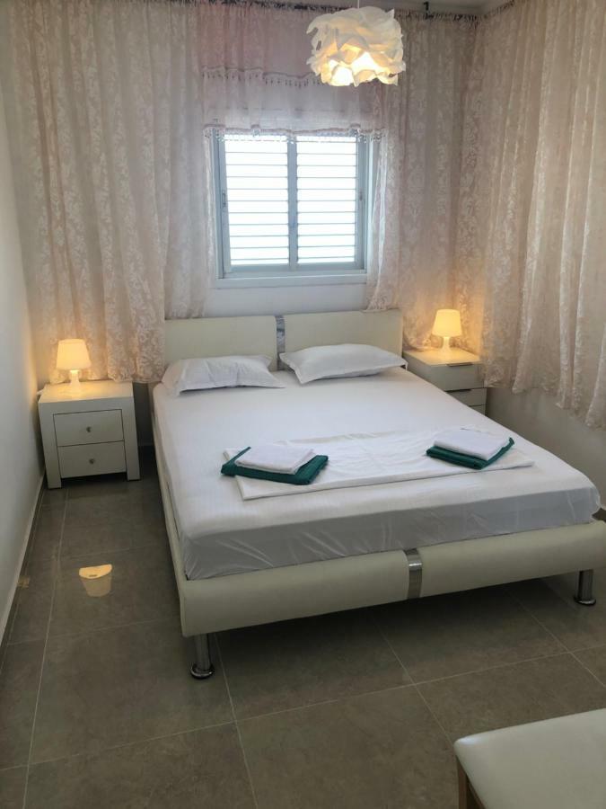 Apartment Oskar Beach Bat Yam Bagian luar foto