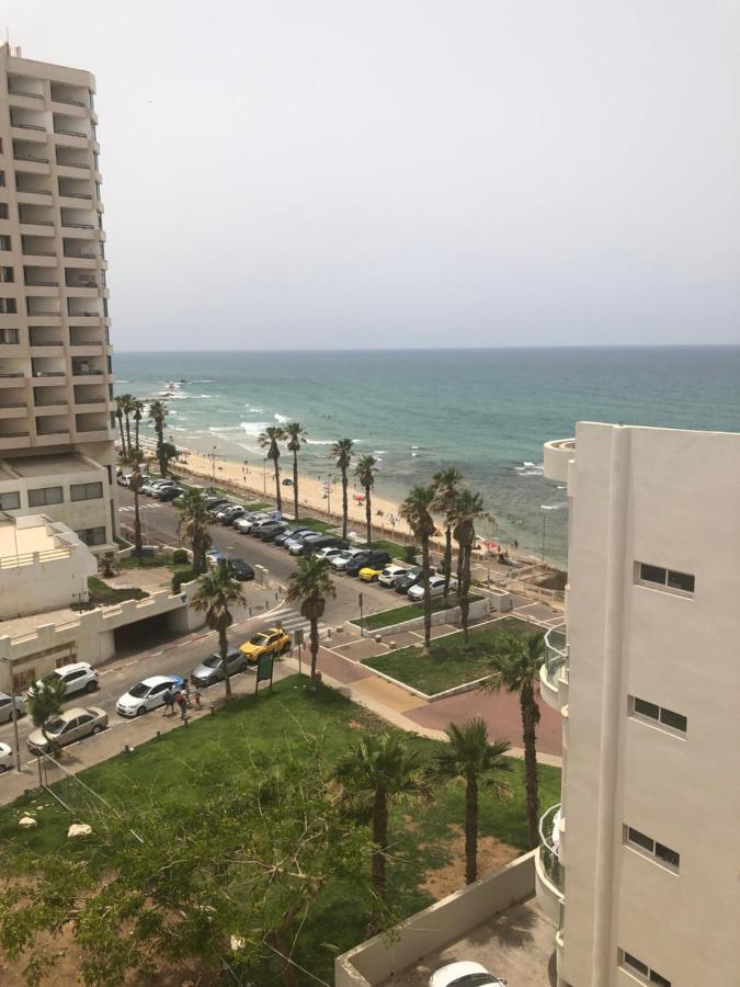 Apartment Oskar Beach Bat Yam Bagian luar foto